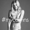 Lara Stone photographiée par Mert et Marcus pour #MyCalvins, la nouvelle campagne de Calvin Klein Jeans et Underwear.