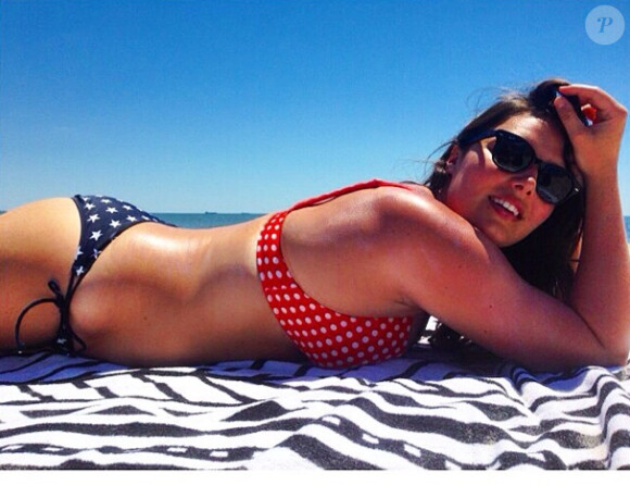 Candice Huffine à la plage, photo postée sur Instagram 