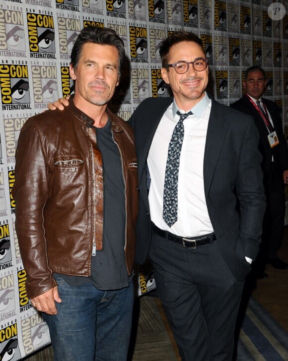 Josh Brolin et Robert Downey Jr. lors du panel Marvel au Comic Con de San Diego, le 26 juillet 2014.