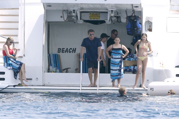Sylvester Stallone profite de ses vacances avec sa femme Jennifer Flavin et ses trois filles, à Théoule-sur-Mer, sud de la France, le 28 juillet 2014.