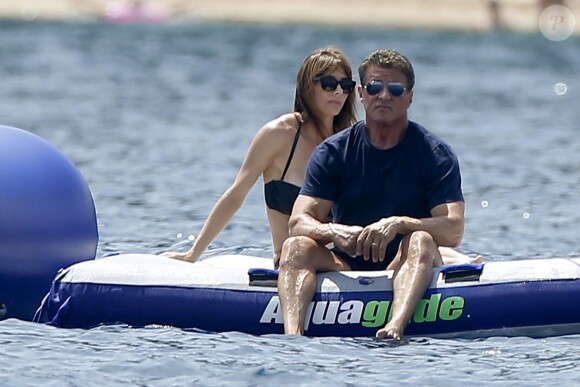 Sylvester Stallone profite de ses vacances avec sa femme Jennifer Flavin et ses trois filles, à Théoule-sur-Mer, sud de la France, le 28 juillet 2014.