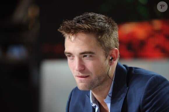 Robert Pattinson lors du Grand Journal de Canal+ le 20 mai 2014