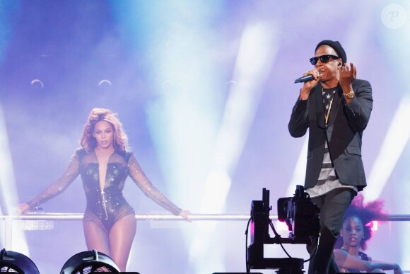 Beyonce et son époux Jay-Z, unis sur scène lors de leur On The Run Tour. Juillet 2014 