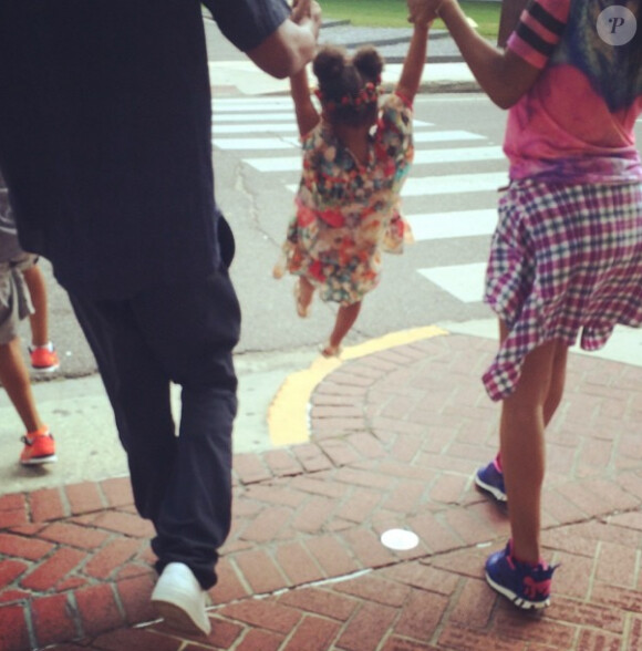 Beyoncé, Jay-Z et Blue Ivy, une famille bonheur ? Photo postée sur Instagram en juillet 2014