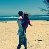 Beyoncé a posté cette photo sur son compte Instagram le 29 juillet 2014. Jay-Z et Blue Ivy passent un moment sur la plage. La belle chanteuse tente-t-elle de faire passer un message ?