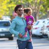 Eric Benét et son épouse Manuela Testolini avec leur fille Lucia dans les rues de Los Angeles, le 10 juin 2014.