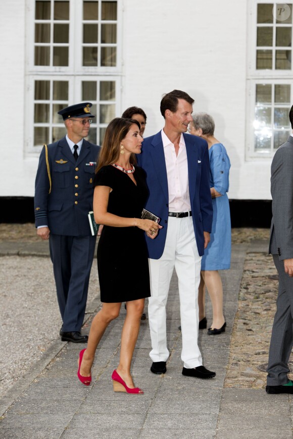Le prince Joachim et la princesse Marie de Danemark ont assisté le 24 juillet 2014 à une lecture de poèmes du prince Henrik en la chapelle du château de Grasten.
