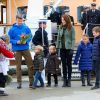 Le prince Frederik et la princesse Mary de Danemark avec leurs enfants Christian, Isabella, Vincent et Joséphine à Nanortalik, au Groenland, le 2 août 2014