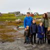 Le prince Frederik et la princesse Mary de Danemark avec leurs enfants Christian, Isabella, Vincent et Joséphine à Nanortalik, au Groenland, le 2 août 2014