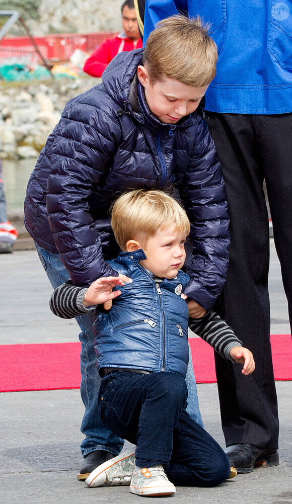Le prince Christian et le prince Vincent de Danemark le 1er août 2014 à Igaliko, au Groenland