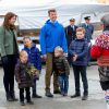 Le prince Frederik et la princesse Mary de Danemark arrivant à Nanortalik avec leurs enfants Christian, Isabella, Vincent et Joséphine, au Groenland, le 2 août 2014