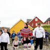 Atelier plantation d'arbre. Le prince Frederik et la princesse Mary de Danemark étaient à Qaaqortoq avec leurs enfants Christian, Isabella, Vincent et Joséphine le 3 août 2014, au troisième jour de leur visite officielle au Groenland.