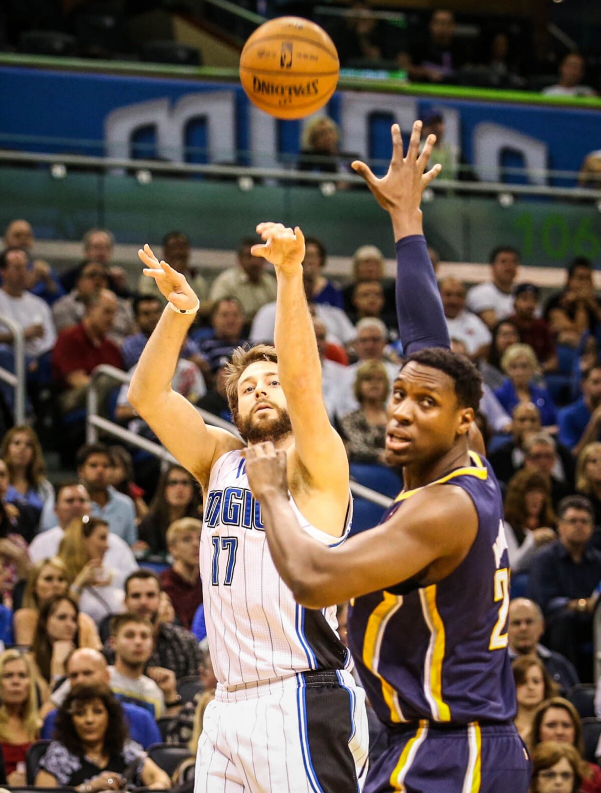 Vidéo Ian Mahinmi à Orlando en janvier 2013. Purepeople