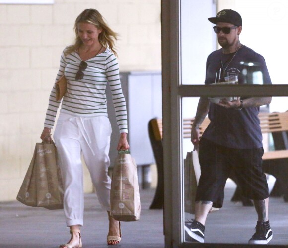 Exclusif - Cameron Diaz et son petit ami Benji Madden profitent des joies de la plage en amoureux avant d'aller faire quelques courses chez Whole Foods en Floride, le 3 juillet 2014.