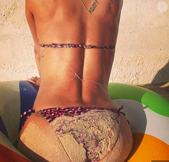 Rihanna, reine du back selfie avant de quitter instagram