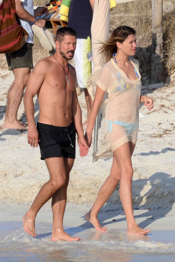 Diego Simeone et Carla Pereyra en vacances à Formentera, dans les Baléares, le 3 août 2014