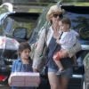 Exclusif - Sarah Michelle Gellar et ses enfants Charlotte et Rocky se rendent à une fête d'anniversaire sur le thème des cow-boys à Sherman Oaks, le 9 août 2014.