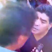 Diego Maradona : Il gifle un journaliste devant son fils