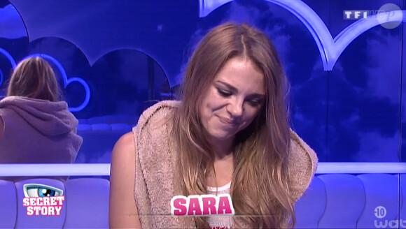 Sara a manqué de fondre en larmes lors de la soirée consacrée aux nominés (quotidienne Secret Story 8 du vendredi 15 aout 2014.)