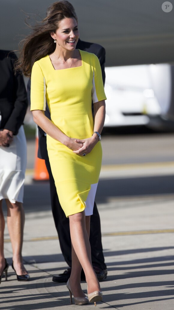 Kate Middleton, dans une de ses robes Roksanda Ilincic, arrivant à Sydney le 16 avril 2014.