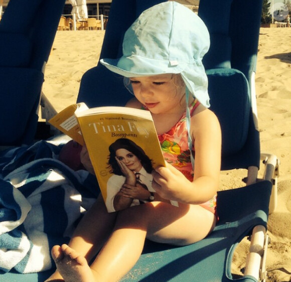 Drew Barrymore a publié une adorable photo de sa fille Olive à la plage, le 20 août 2014.