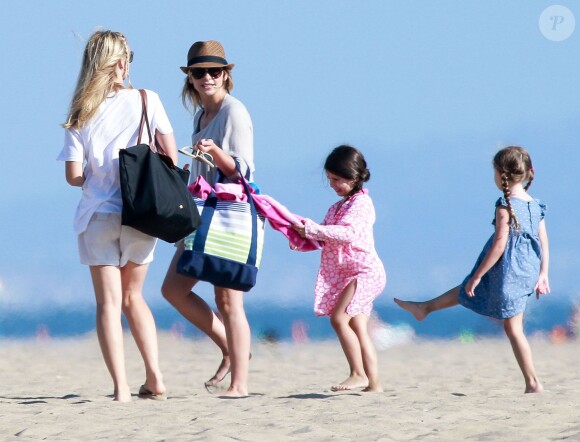 Exclusif - Sarah Michelle Gellar passe la journée avec sa fille Charlotte à Santa Monica, le 20 août 2014
