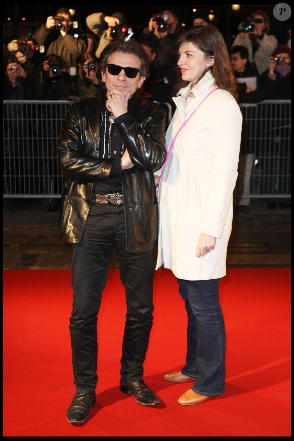 Philippe Manoeuvre et sa compagne Candice à Paris en 2010.