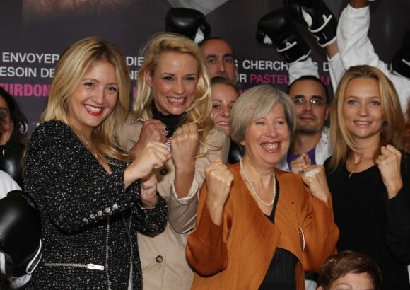 Emilie Mazoyer, Elodie Gossui, Alice Dautry et Adrienne de Malleray à la soirée "Pasteur Don 2012". Le 11 octobre 2012 à Paris. L'animatrice est devenue maman d'une petite Maya.