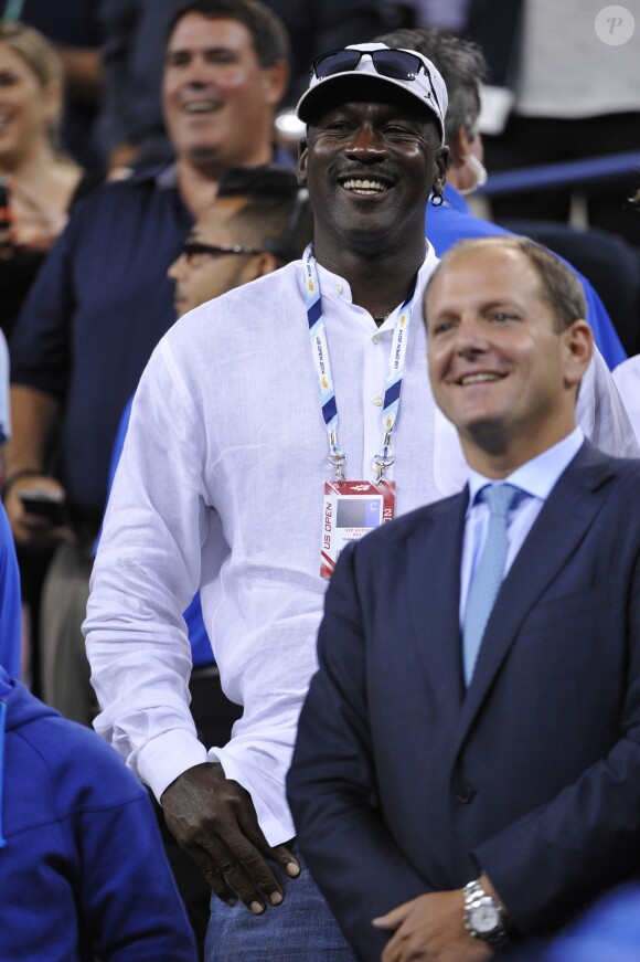 Michael Jordan lors du match entre Roger Federer et Marinko Matosevic lors du premier tour de l'US Open au Billie Jean King National Tennis Center de New York le 26 août 2014