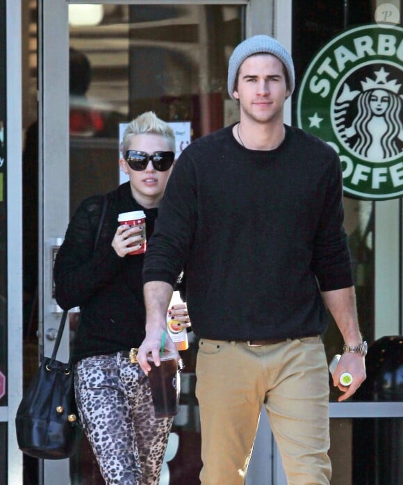 Exclusif - Miley Cyrus et Liam Hemsworth à Los Angeles, le 22 décembre 2012.