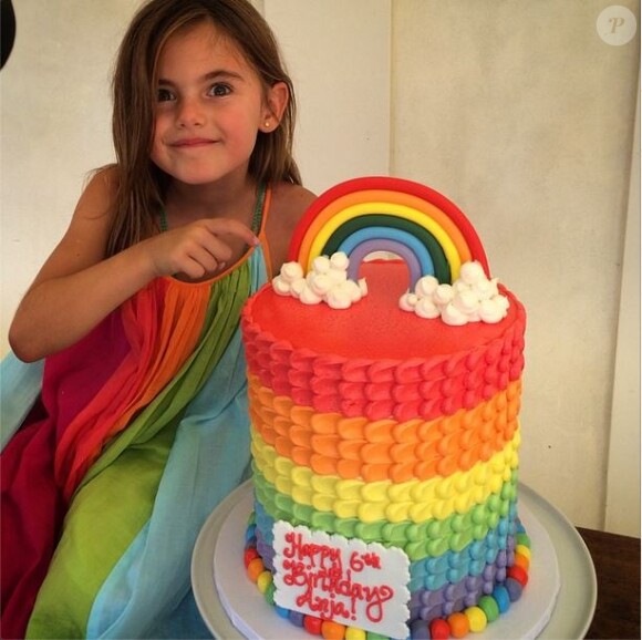 Anja, la fille d'Alessandra Ambrosio et Jaime Mazur, fête ses 6 ans sur le thème de l'arc-en-ciel. Los Angeles, le 31 août 2014.