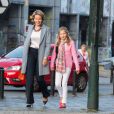  La reine Mathilde de Belgique accompagnant sa fille la princesse héritière Elisabeth pour sa rentrée des classes au collège Sint-Jan-Berchmans, à Bruxelles, le 1er septembre 2014. 