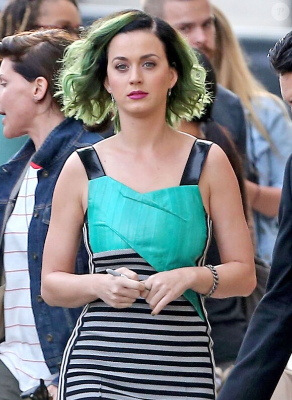 Katy Perry arrive sur le plateau de l'émission "Jimmy Kimmel Live!" à Hollywood, le 21 avril 2014.