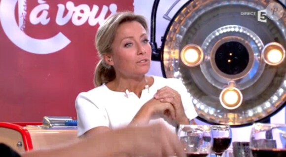 Sur le plateau de "C à vous" (France 5), Léa Salamé raconte à Anne-Sophie Lapix comment elle était morte de peur pour sa première d'"On n'est pas couché" (France 2). Le 1er septembre 2014.