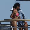 Rihanna, ultrasexy en bikini rose, poursuit ses vacances sur un yacht dans le Sud de la France. Le 2 septembre 2014.