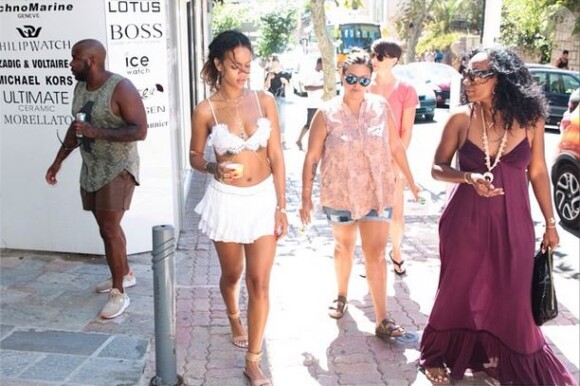 Rihanna, en vacances en Corse. Septembre 2014.