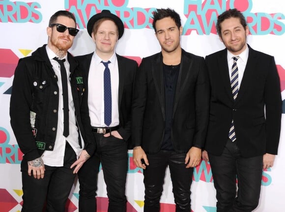 Le groupe Fall Out Boy, Pete Wentz, Patrick Stump, Andy Hurley et Joe Trohman lors des 5e Annual TeenNick HALO Awards au Hollywood Palladium de Los Angeles, le 17 novembre 2013
