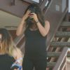 Mila Kunis, enceinte, quitte son cours de yoga à Sherman Oaks, le 5 septembre 2014.