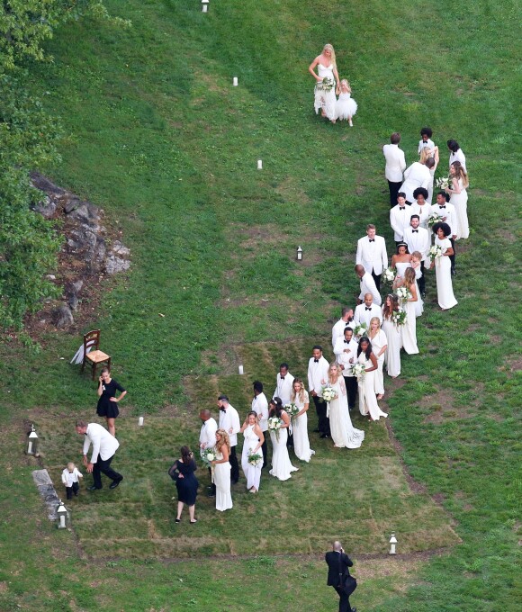 Exclusif Jessica Simpson, Ace Johnson, Eric Johnson, Maxwell Johnson, Donald Faison, CaCee Cobb lors du mariage d'Ashlee Simpson et Evan Ross (fils de Diana) dans la maison de Diana Ross à Greenwich dans le Connecticut, le 30 août 2014. 