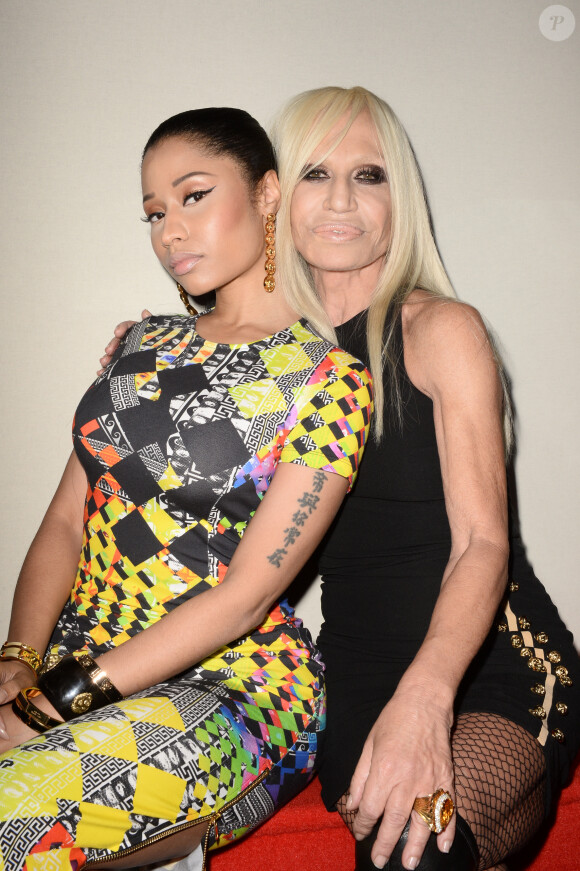 Nicki Minaj et Donatella Versace lors de la présentation de la collection Anthony Vaccarello x Versus à New York. Le 7 septembre 2014.
