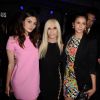 Phoebe Tonkin, Donatella Versace et Nina Dobrev lors de la présentation de la collection Anthony Vaccarello x Versus à New York. Le 7 septembre 2014.