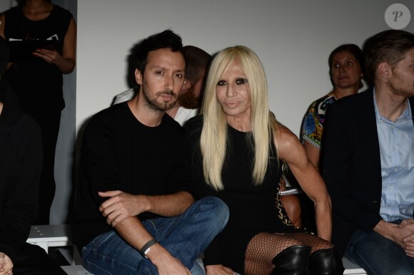 Anthony Vaccarello et Donatella Versace lors de la présentation de la collection Anthony Vaccarello x Versus à New York. Le 7 septembre 2014.