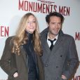  Nicolas Bedos et sa compagne Zoé à la première du film "Monuments Men" à l'UGC Normandie à Paris, le 12 février 2014. 
