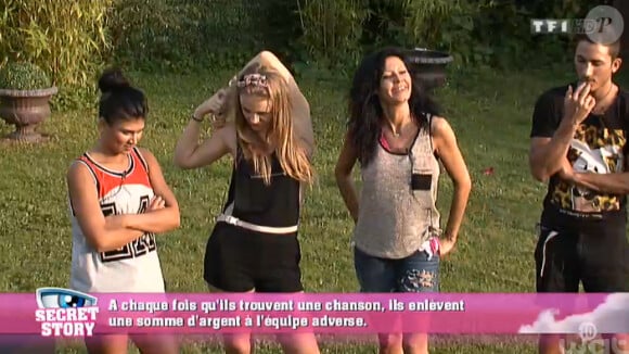 Jessica, Sara, Nathalie et Vivian dans la quotidienne de Secret Story 8, sur TF1, le vendredi 12 septembre 2014