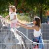 Jessica Alba et sa fille Honor dans un parc à New York. Le 12 septembre 2014.