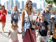 Jessica Alba : Balade en famille et baisers en amoureux à New York