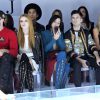 Bella Thorne, Leigh Lezark, Geordon Nicol et Heidi Klum assistent au défilé Versace printemps-été 2015 à Milan le 19 septembre 2014 