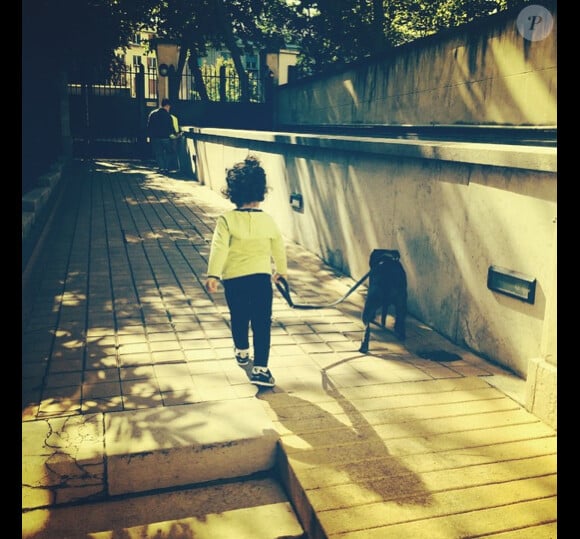 Emilie Nef Naf adore photographier son adorable fille Maëlla. Août/septembre 2014.
