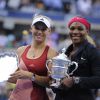 Caroline Wozniacki et Serena Williams après la finale de l'US Open à l'USTA Billie Jean King National Tennis Center de New York, le 7 septembre 2014