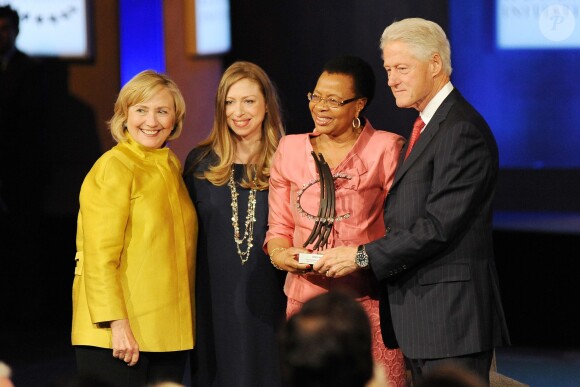 Hillary Clinton, Chelsea Clinton, Graca Machel et Bill Clinton à la 10e rencontre annuelle des Clinton Global Initiative à New York, le 23 septembre 2014